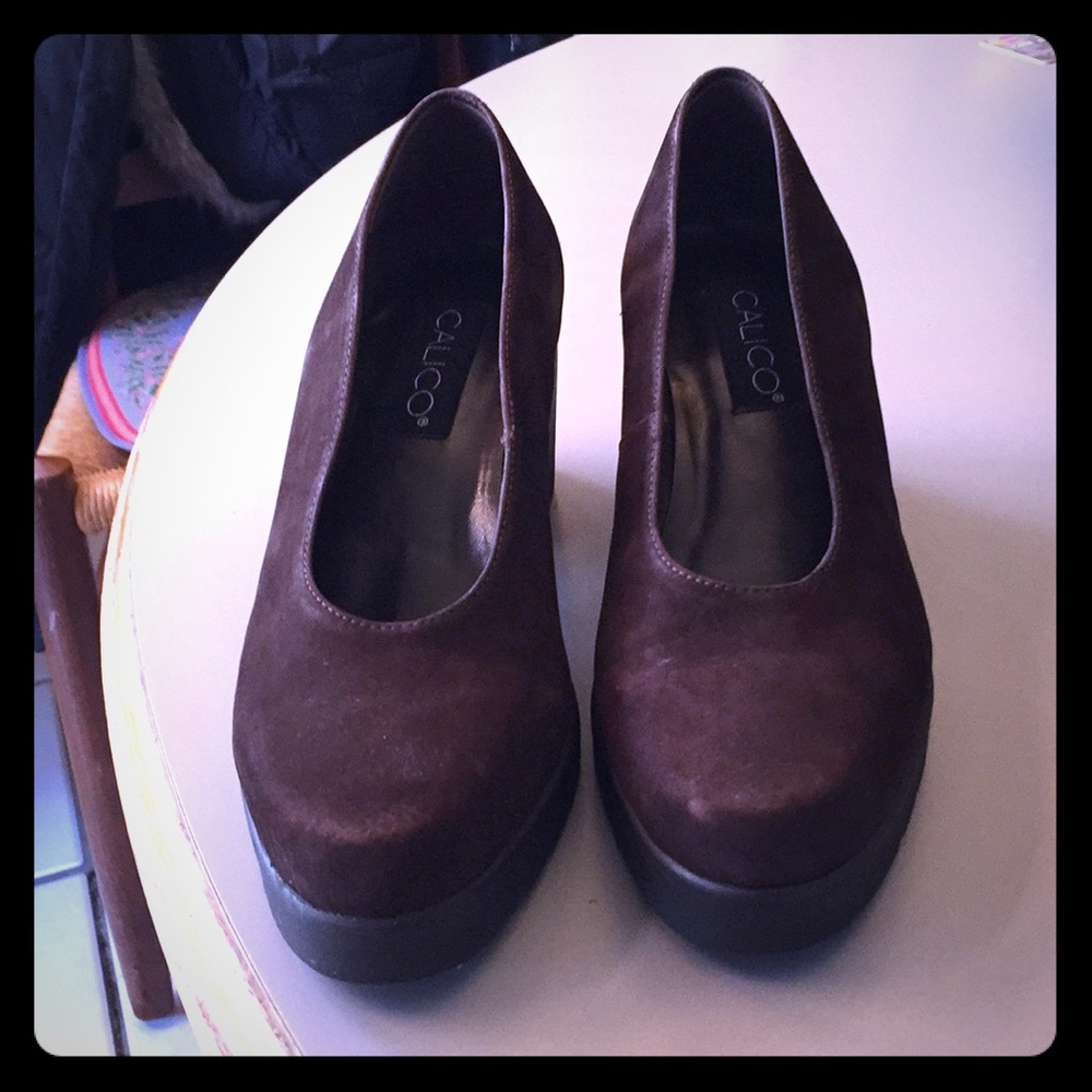 Calico pumps brown suede never worn